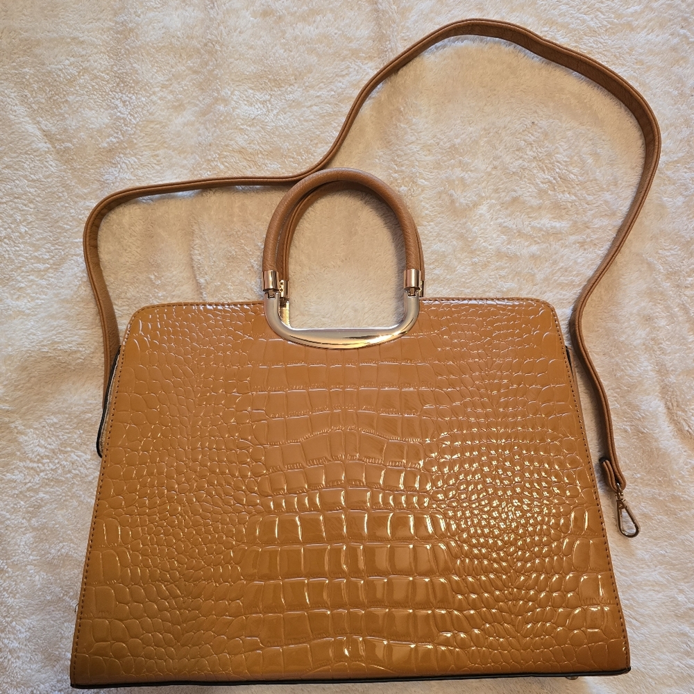 Chic Tan Crocodile-Embossed Shoulder Bag